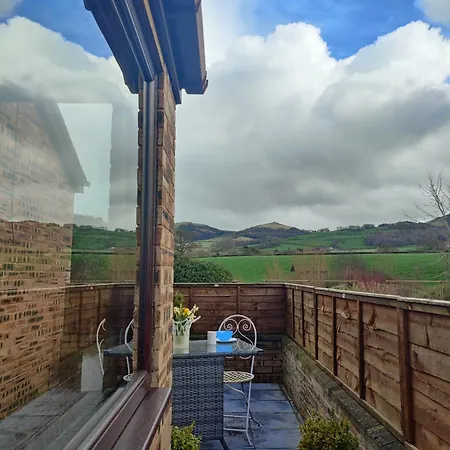 Owl'S Watch Villa Ruthin Exterior photo